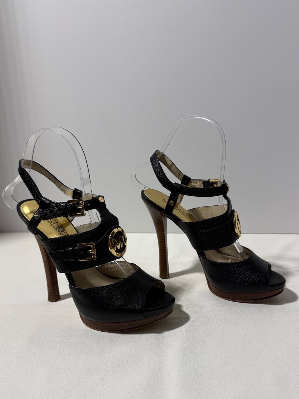 Michael Kors Mackenzie Black Platform Heels Gold Logo – Size 6